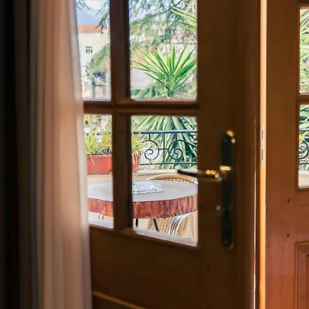Garden Boutique B&B 티라나