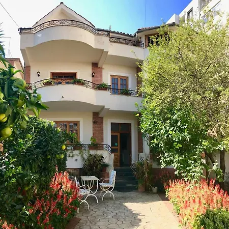 Garden Boutique Bed & Breakfast *