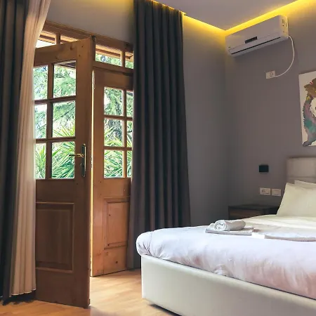 Garden Boutique 住宿加早餐酒店 地拉那