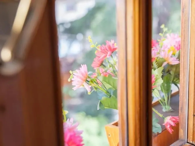 Bed & Breakfast Garden Boutique Tirana